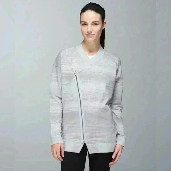 Lululemon Mula Bundle Wrap - Size 2 (Oversized) - Picture 1 of 9